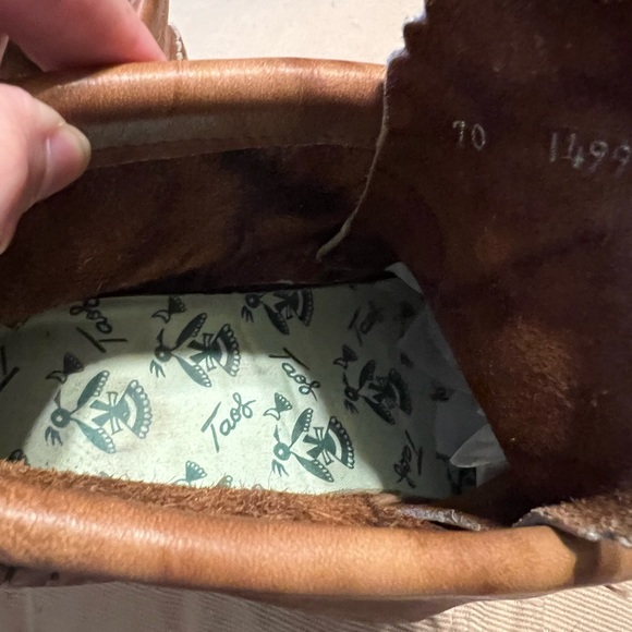 SOLD!! 8.5 TAOS Comfort Leather Mocs Shoes Southwestern Concha Tribal - Picture 12 of 13